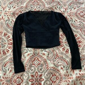 Black cropped top shirt (EXTRA SMALL or SMALL)